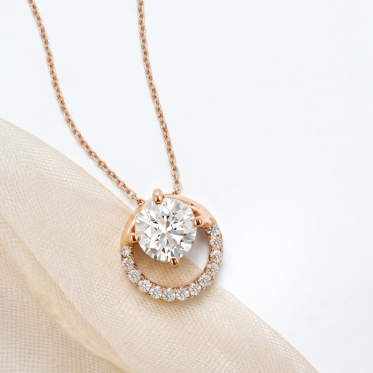 Imperial Halo Solitaire Diamond Chain