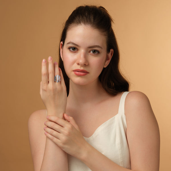 Enclosed Light Diamond Ring